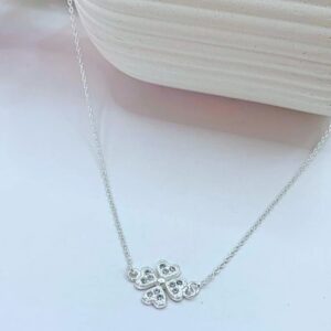 Choker trevo cravejado na prata 925