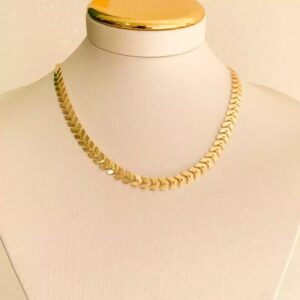 Colar folhas